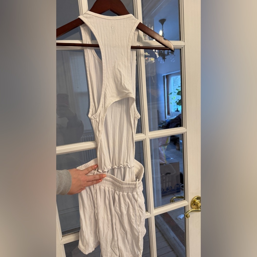 INTIMATELY FREE PEOPLE Women's White Ribbed Sleeveless Cut Out Back Romper - Picture 2 of 3